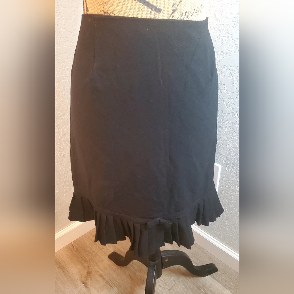 Elegant Black Ruffle Hem Skirt with cute bow.